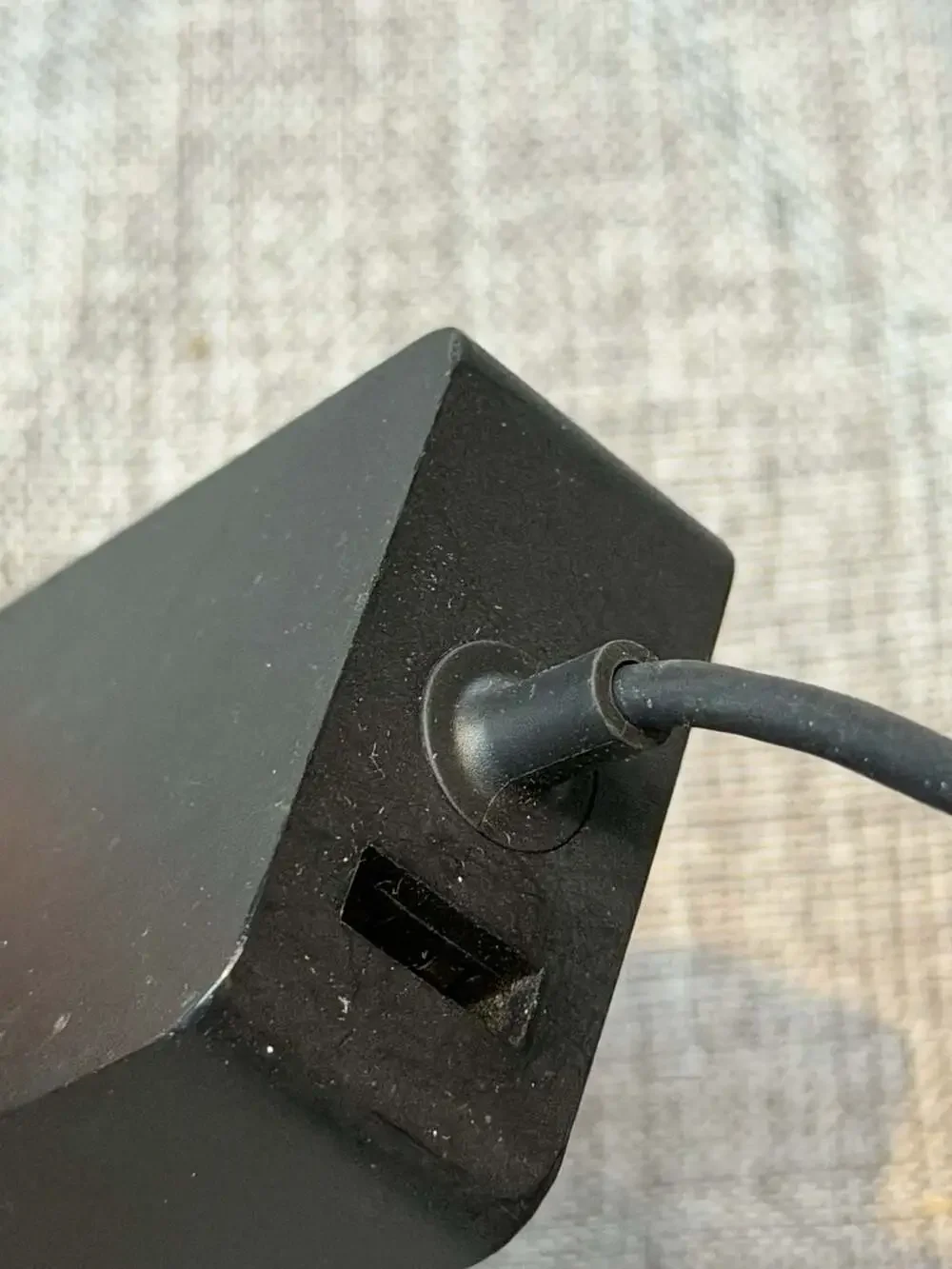 Microsoft Surface 65W Power Supply Black W8Y-00001/Q4Q-00001 - ,